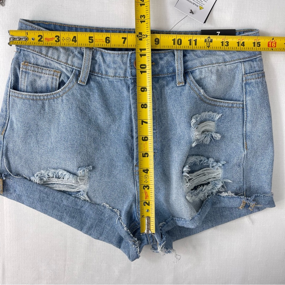 Fashion Nova button fly distressed Jean shorts Can’t cuff me denim shorts 7 - Picture 3 of 8